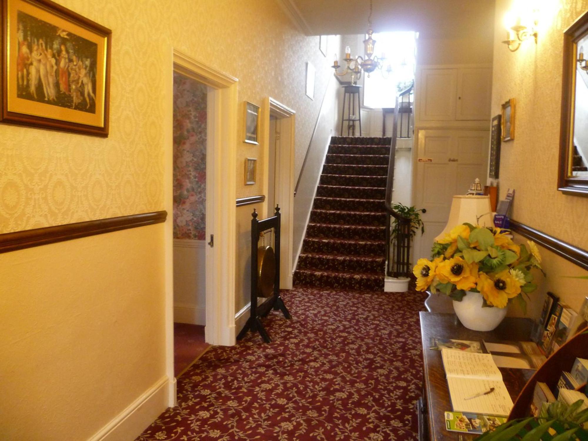 Отель Acorn House Кесвик Экстерьер фото